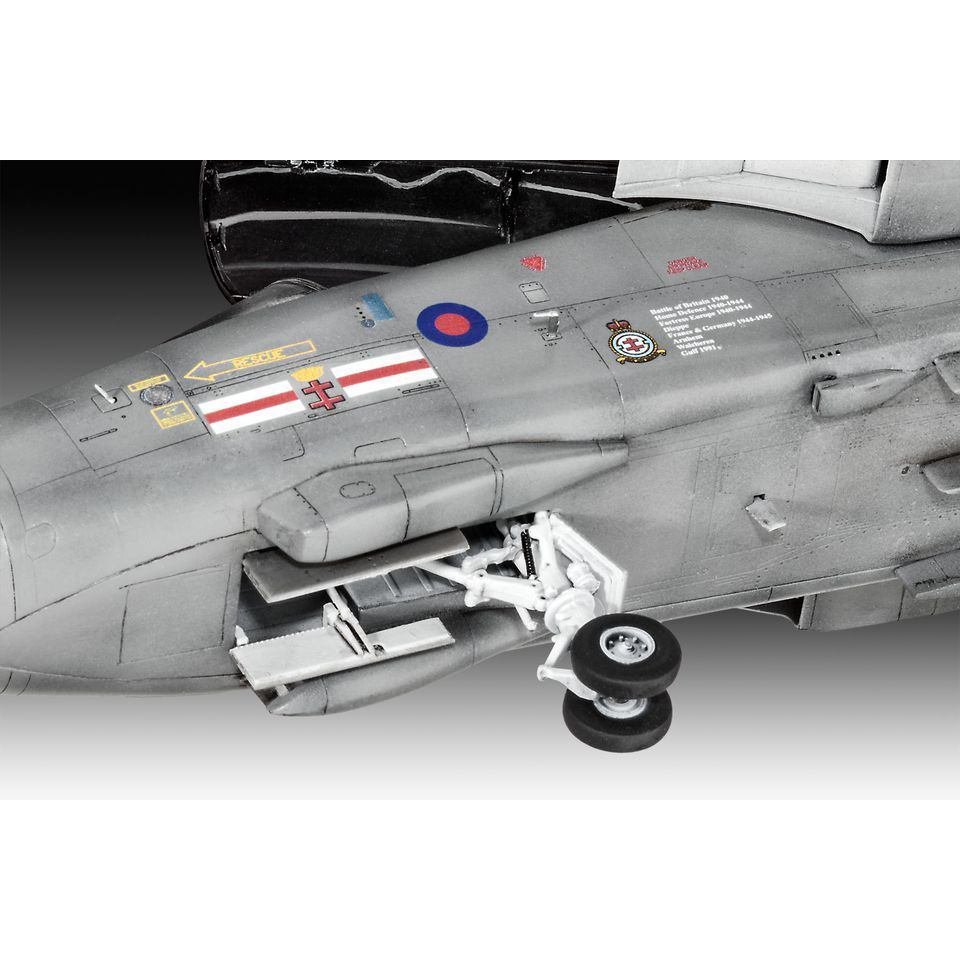 04924 Истребитель Tornado GR4 Revell