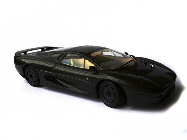24129 JAGUAR XJ220 1992г. Tamiya