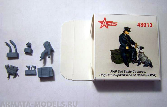 48013 Военнослужащая RAF с собакой 1/48