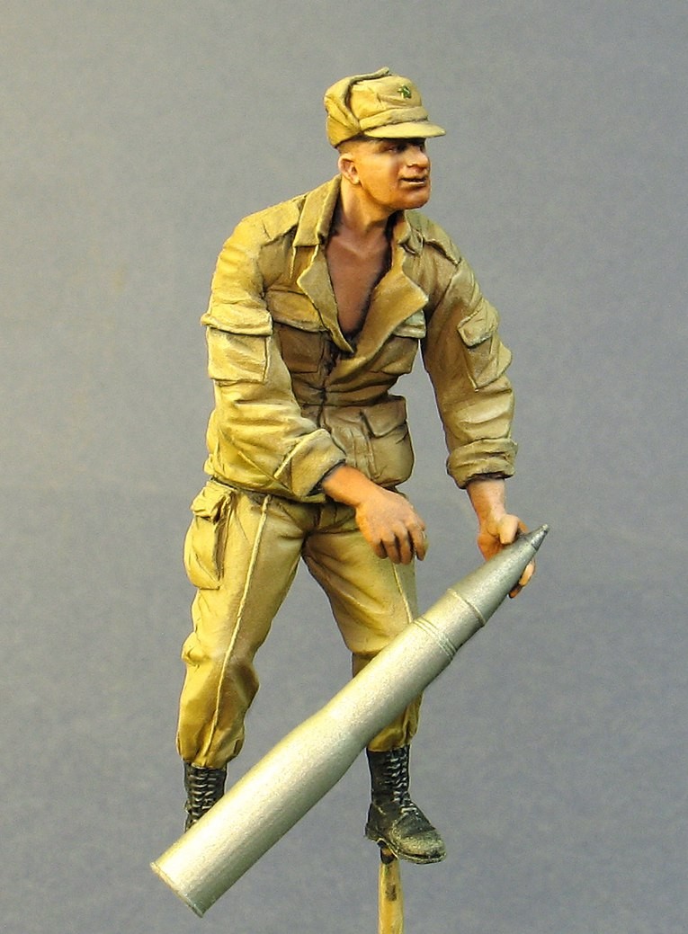 T35204 Советские танкисты со 115 мм снарядами (Афганистан) Tank