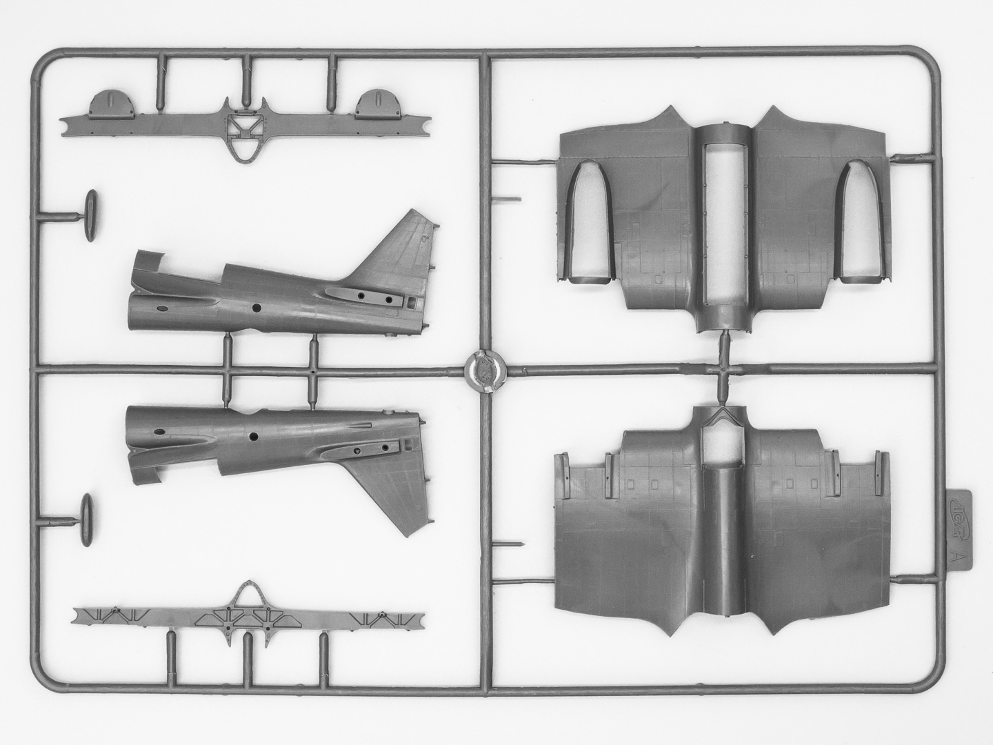 72161 СБ 2М-100 Катюшка бомбардировщик ВВС Испании ICM