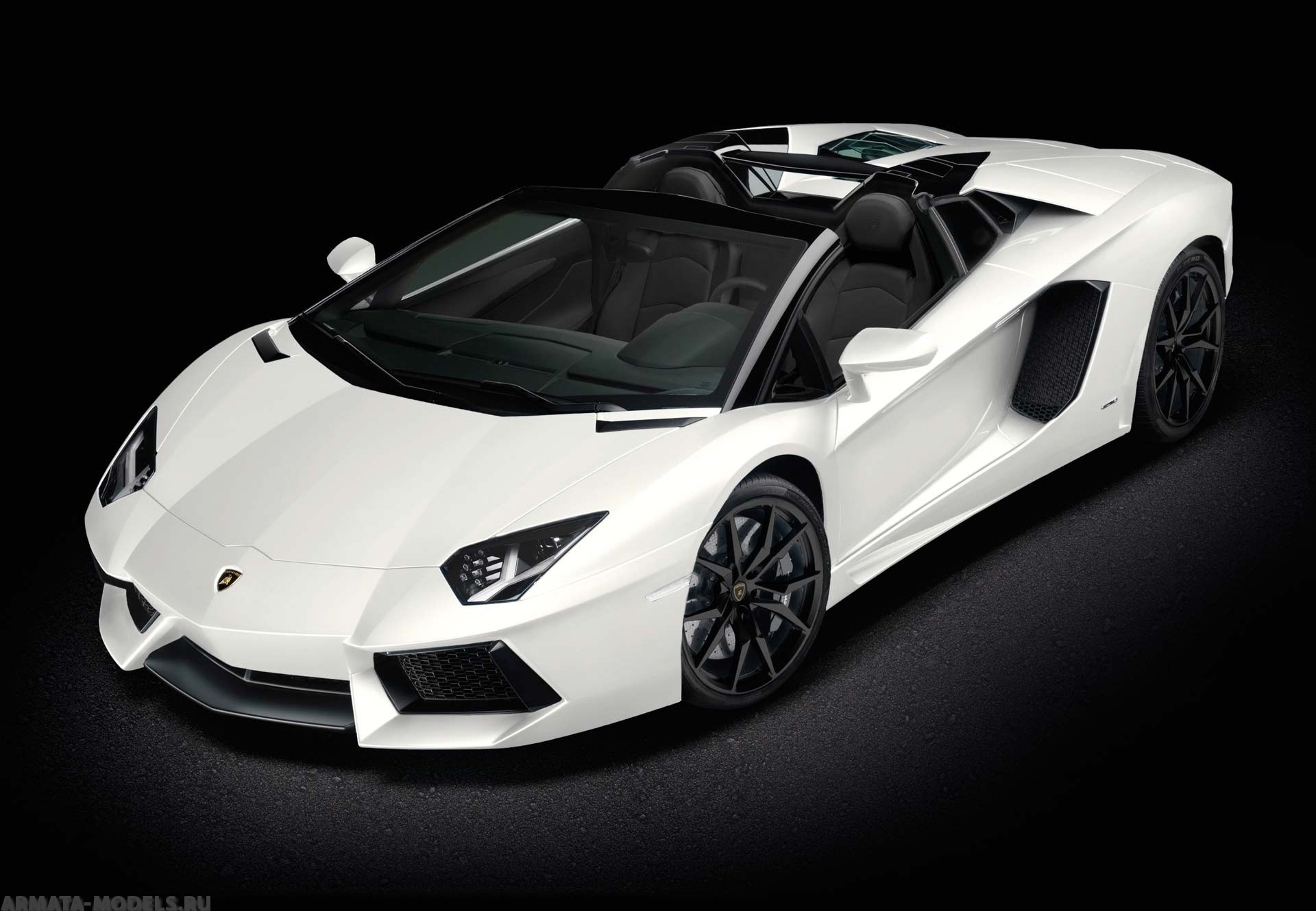 HK104SB Собранная  модель Lamborghini Aventador Roadster Bianco Canopus (Полуматовый белый) Pocher