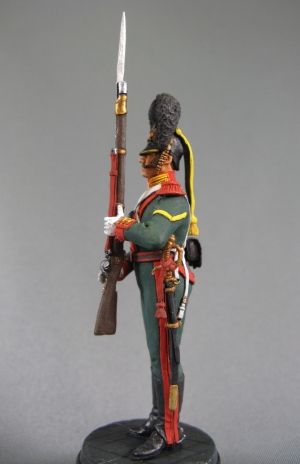 CHM-54079(M). Рядовой Лейб-Гвардии Конно-Гренадерского полка, Россия 1848-55 гг. 54 мм. Материал - белый металл. Chronos Miniatures